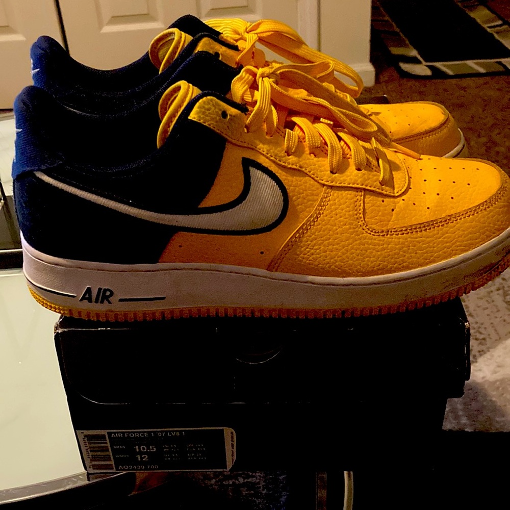 Men’s Nike Air Force 1 size 10.5